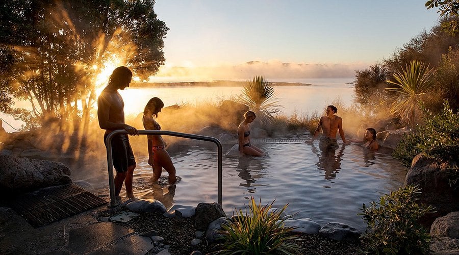 TOUR NEW ZEALAND
